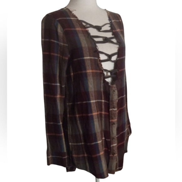 Gilded Interest Open Lace Front Detail Plaid Flannel Top Button Up Size XS - Picture 4 of 9